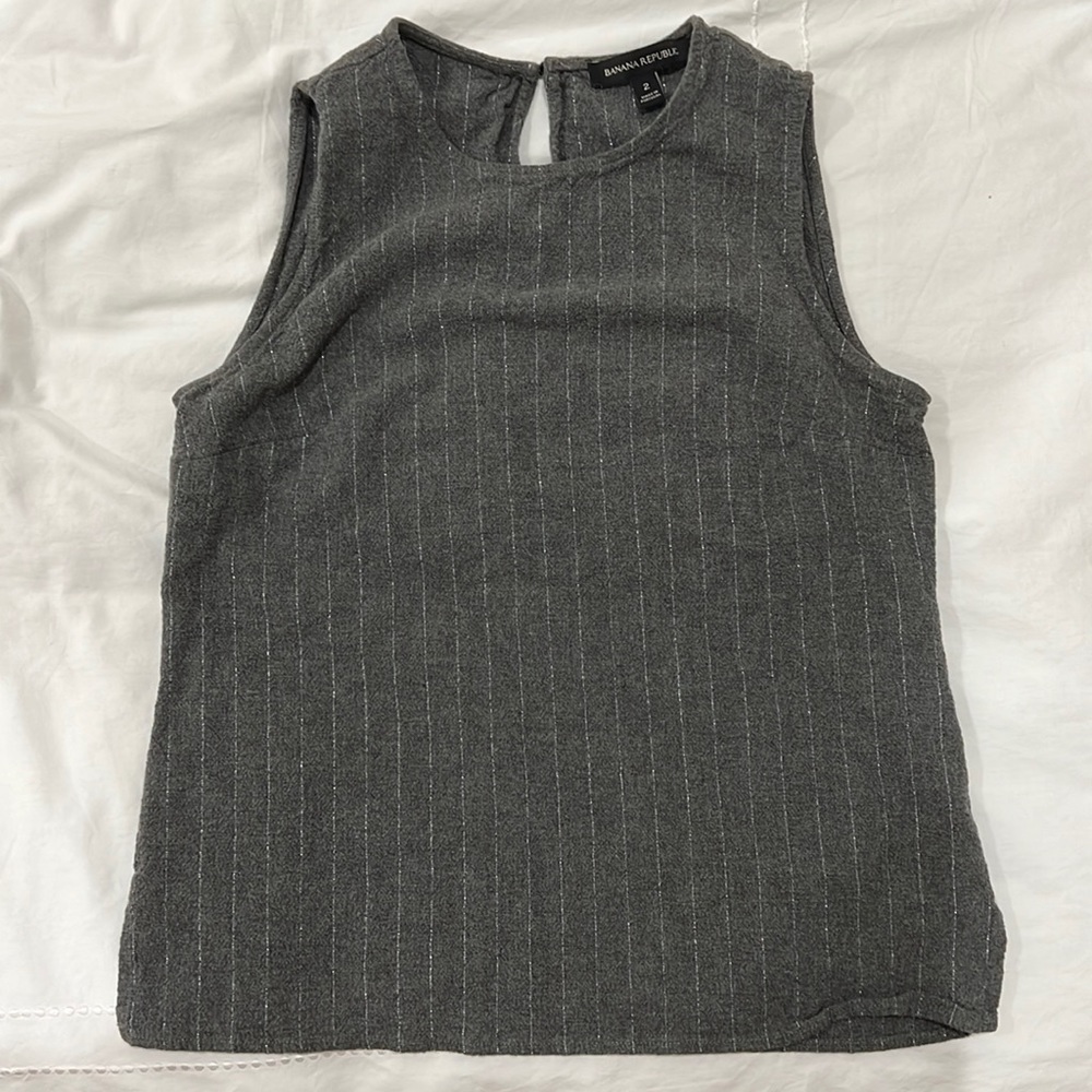 Banana Republic Grey Sleeveless Blouse Size 2
